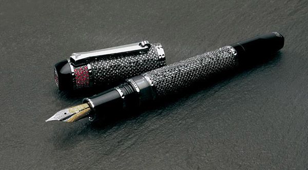 フルゴル・ノクターナス　世界一値段の高いペン